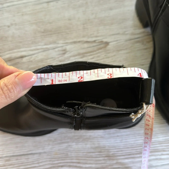 NWOT Sincerely Jules Black Dolphin Moto Ankle Boots 7.5 - Picture 10 of 10